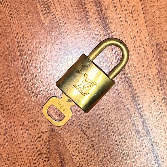 Authentic Louis Vuitton Lock and Key #324 - Picture 1 of 6